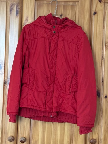 Rote jacke mit - rote,